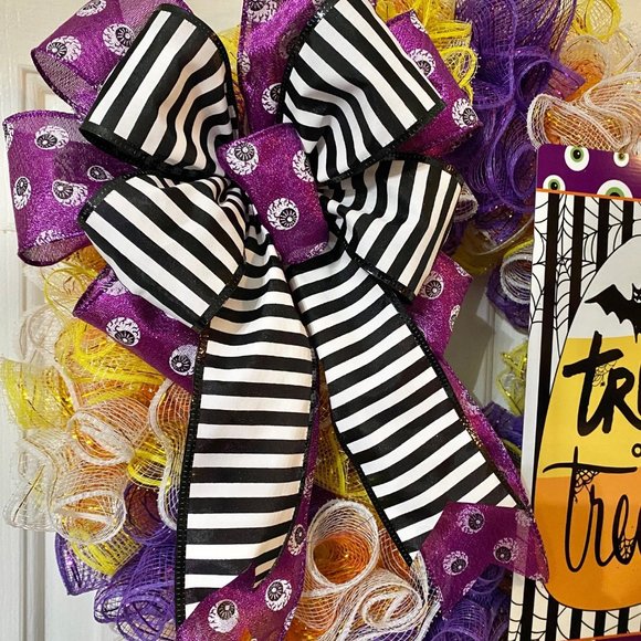 Trick or Treat Halloween Wreath! - Picture 3 of 4